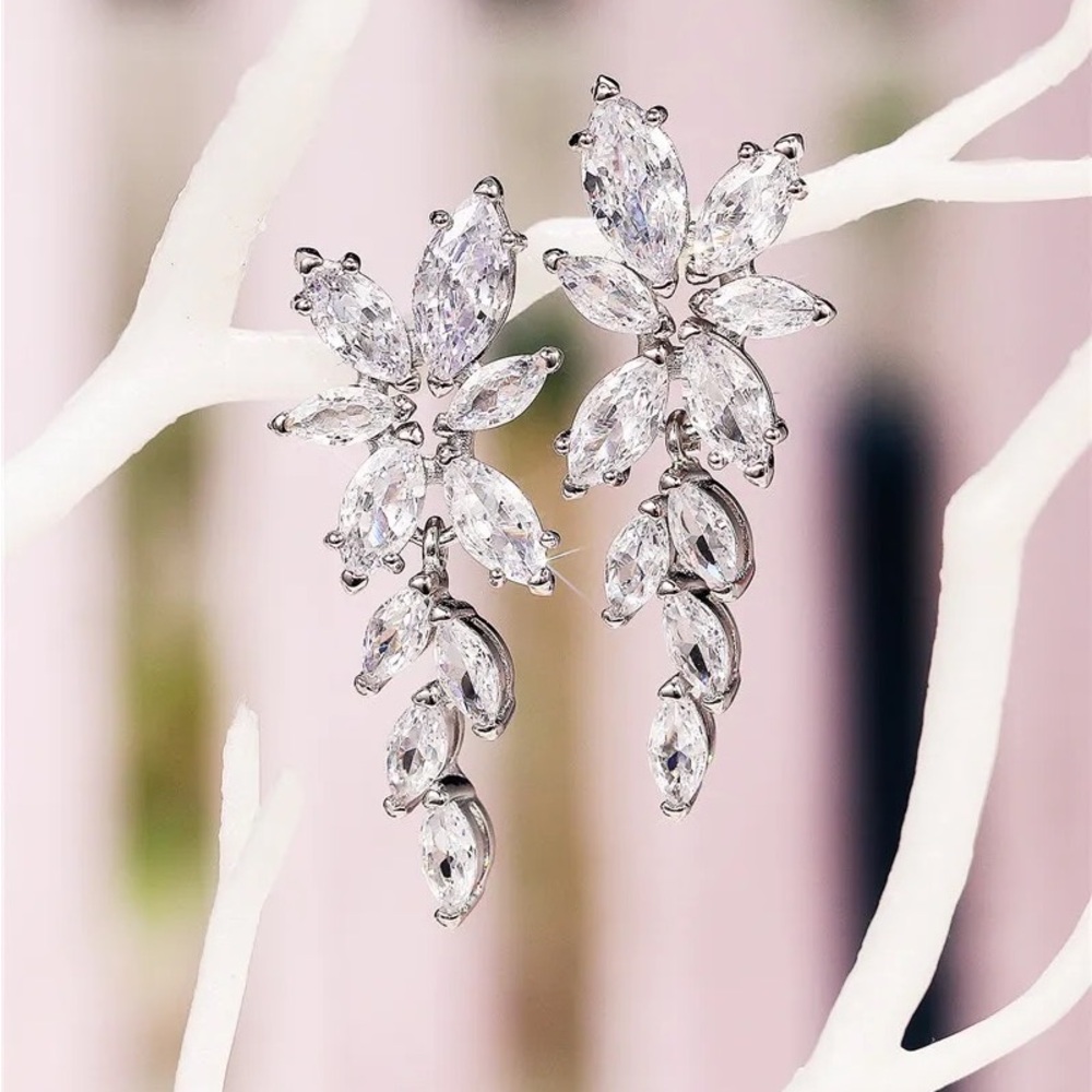 Anthro Austrian Crystals Cluster Leafy Mini Leaf Shaped Dangle Drop Earrings
